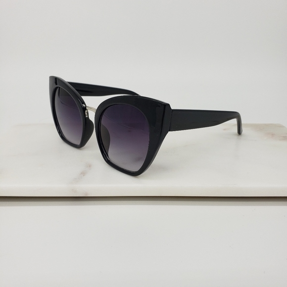 New Black Oversized Cateye Sunglasses - Picture 3 of 6